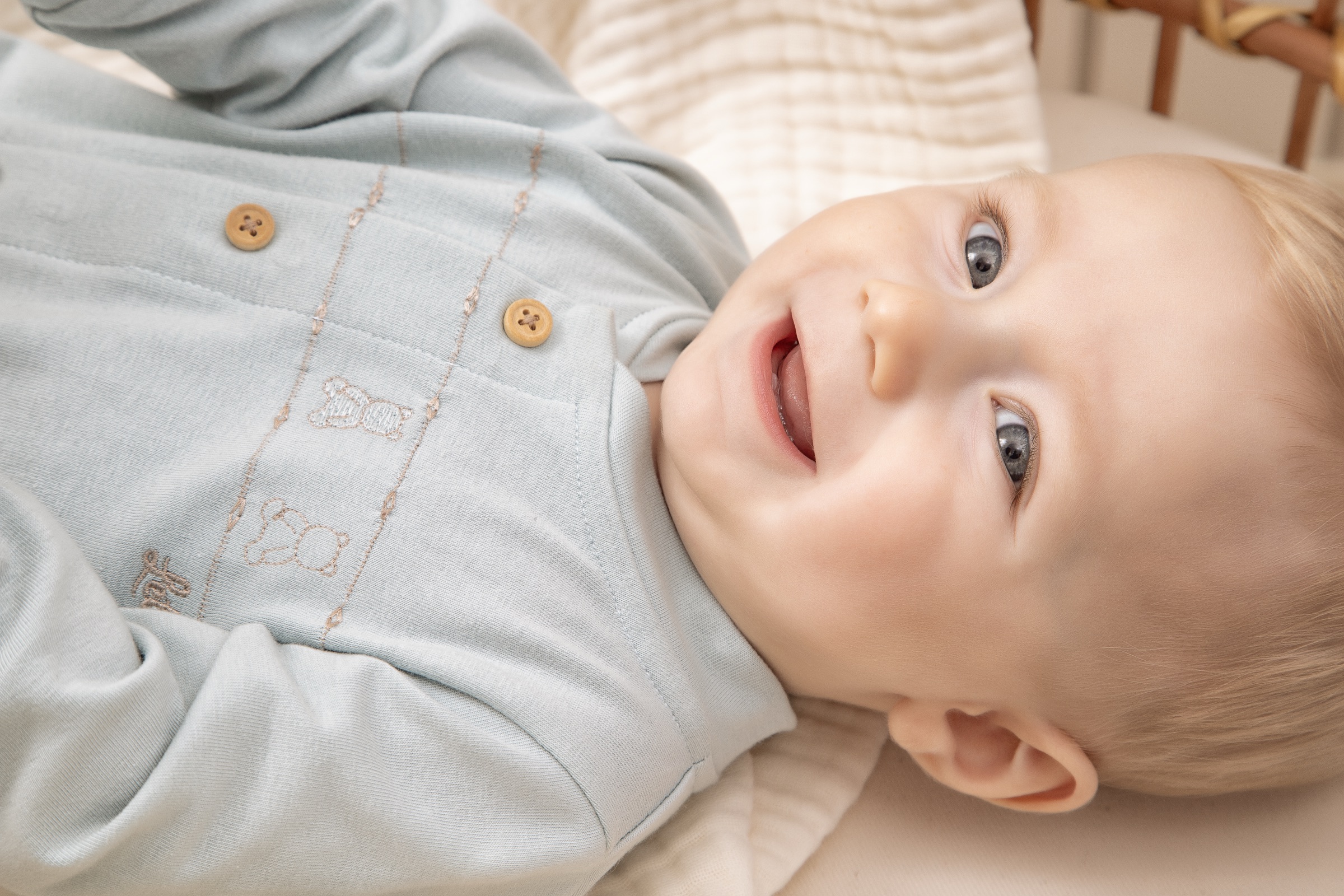 Coleção Letut — bebê conforto e afeto